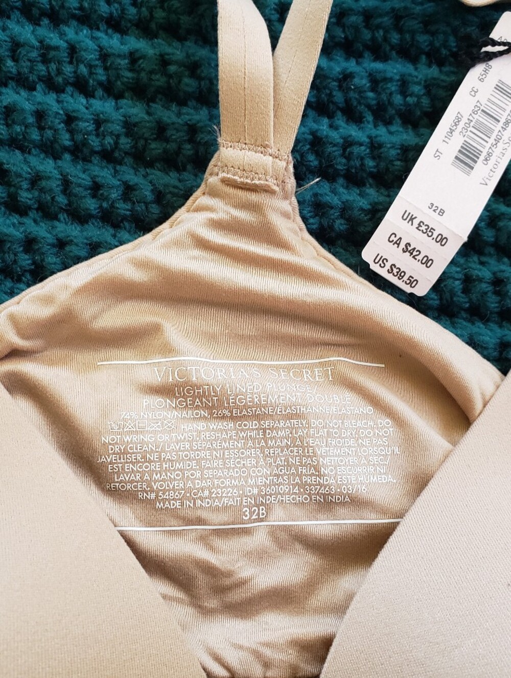 Victoria's Secret Lightly Lined Plunge Bra - Picture 3 of 3